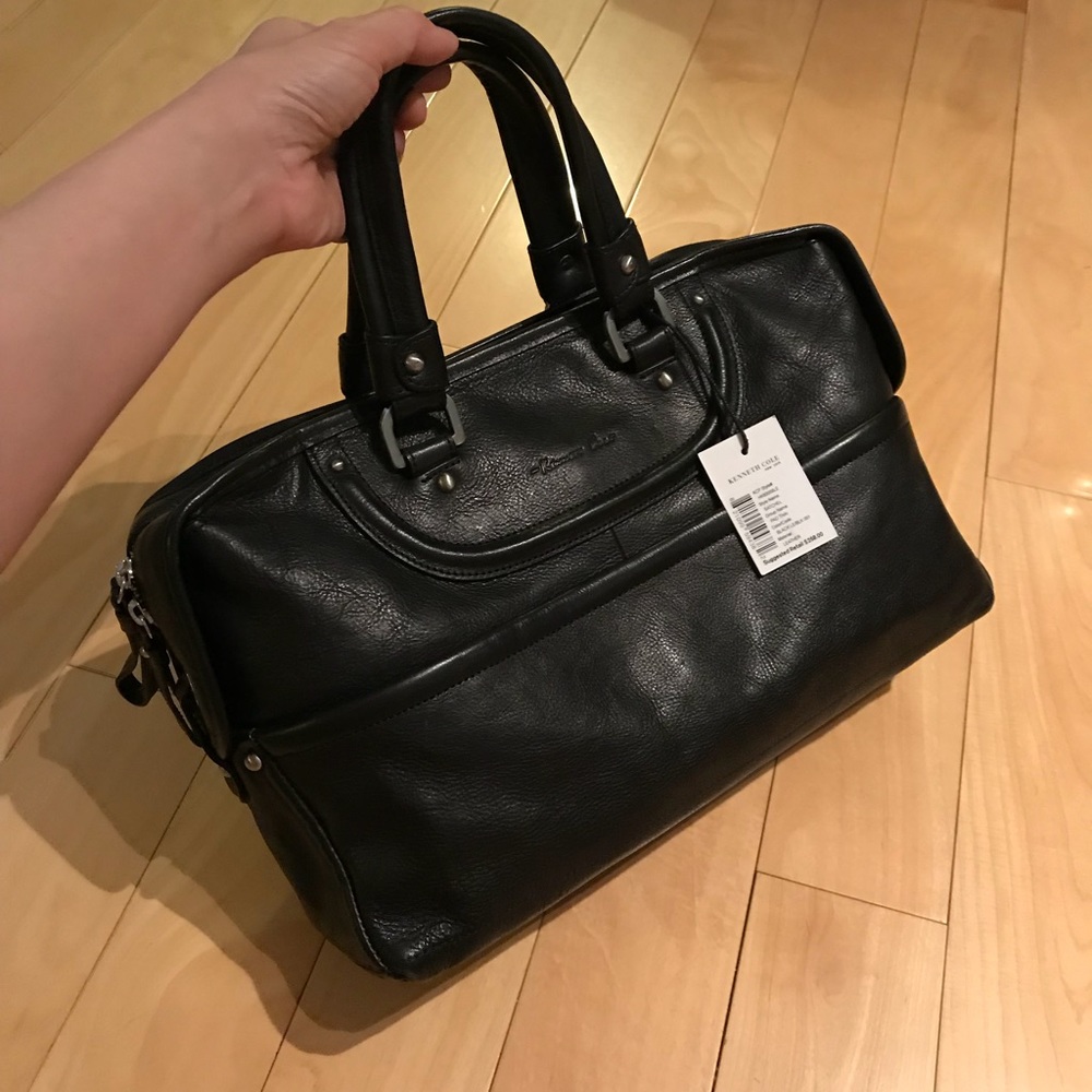 Brand new Kenneth Cole pebble leather handbag